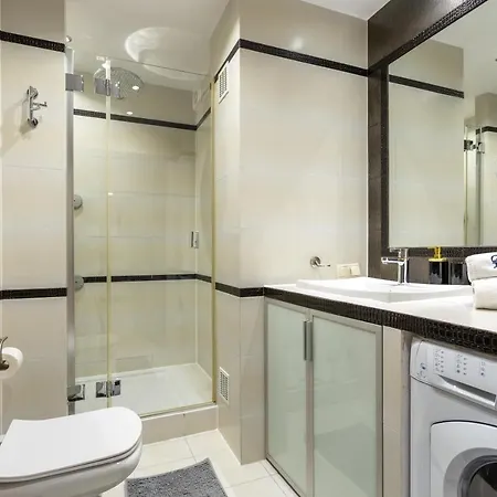 Close- Grzybowska 5-305 * ワルシャワ