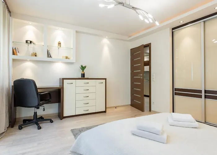 Close- Grzybowska 5-305 Apartman *