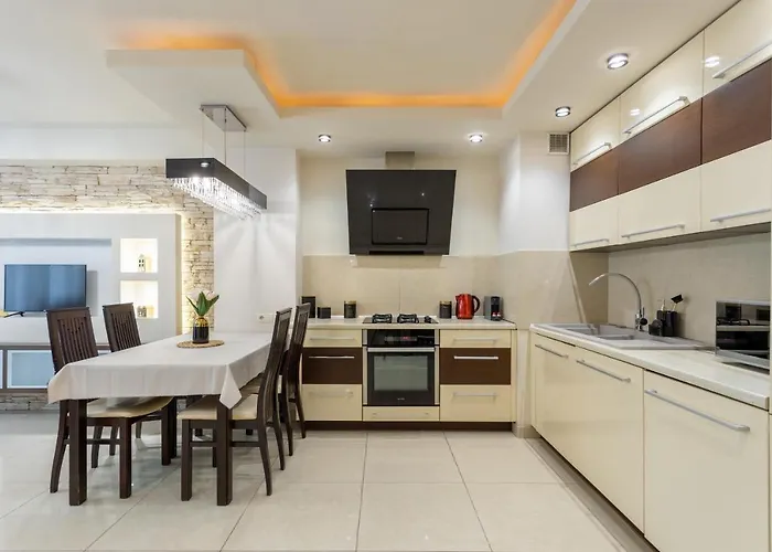 Close- Grzybowska 5-305 Apartman