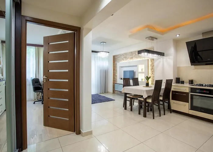 Close- Grzybowska 5-305 Apartman