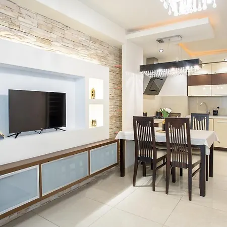 Apartamento Close- Grzybowska 5-305 Varsóvia